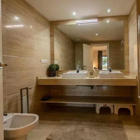 Sea View Pool & Terrace 3Br In Benahavis Hills Daire Estepona