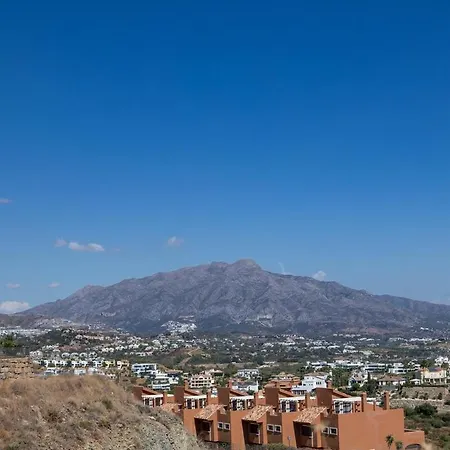 Sea View Pool & Terrace 3Br In Benahavis Hills Estepona