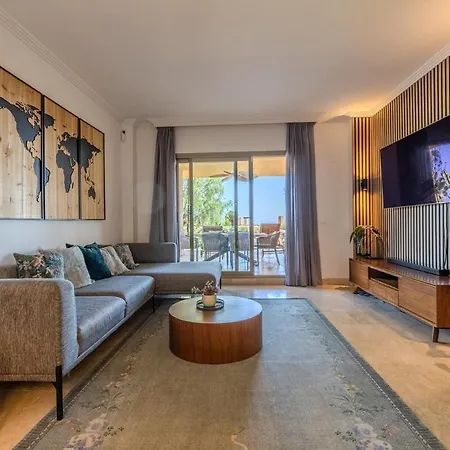 Sea View Pool & Terrace 3Br In Benahavis Hills Daire