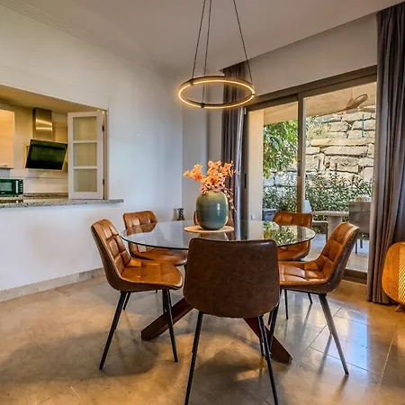 Sea View Pool & Terrace 3Br In Benahavis Hills Daire Estepona