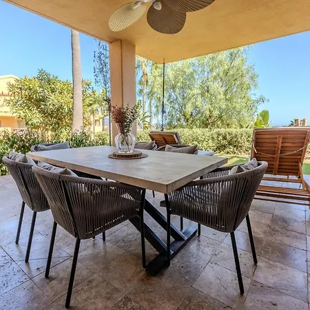 Sea View Pool & Terrace 3Br In Benahavis Hills Daire