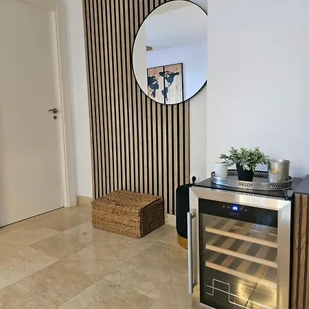 Sea View Pool & Terrace 3Br In Benahavis Hills *