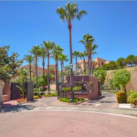 Sea View Pool & Terrace 3Br In Benahavis Hills Estepona