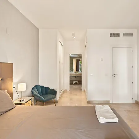 Sea View Pool & Terrace 3br In Benahavis Hills 에스테포나