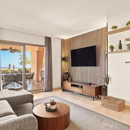 Sea View Pool & Terrace 3br In Benahavis Hills 에스테포나