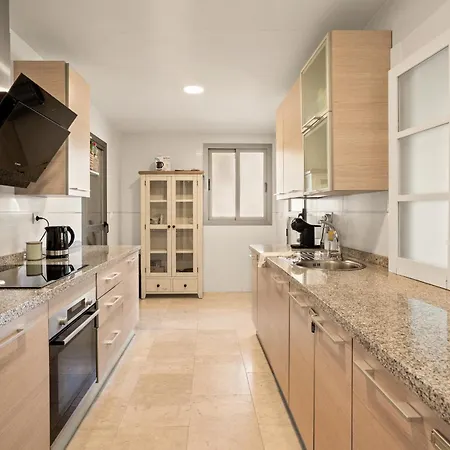 아파트 Sea View Pool & Terrace 3br In Benahavis Hills