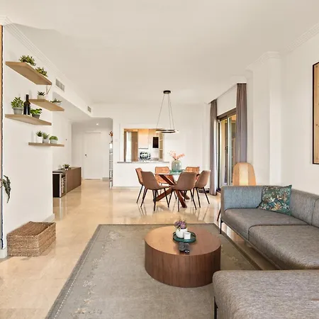 Sea View Pool & Terrace 3br In Benahavis Hills 아파트 에스테포나