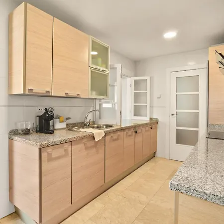 Sea View Pool & Terrace 3br In Benahavis Hills 아파트 *