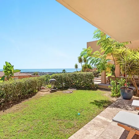 Sea View Pool & Terrace 3br In Benahavis Hills 아파트 *