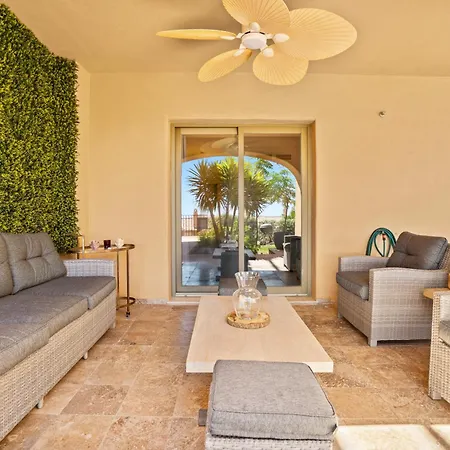 Sea View Pool & Terrace 3br In Benahavis Hills 아파트 에스테포나